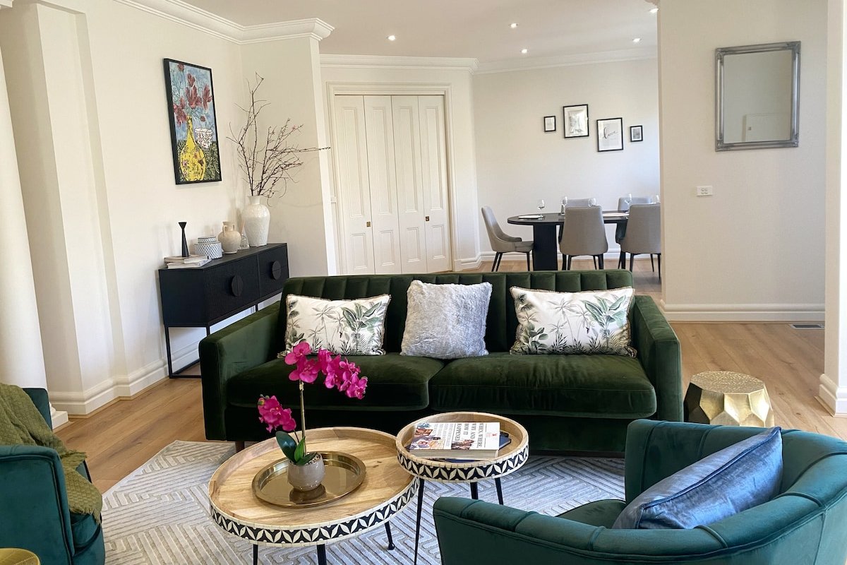 Art Deco in Toorak@150 Meters to Toorak Village gallery image 4