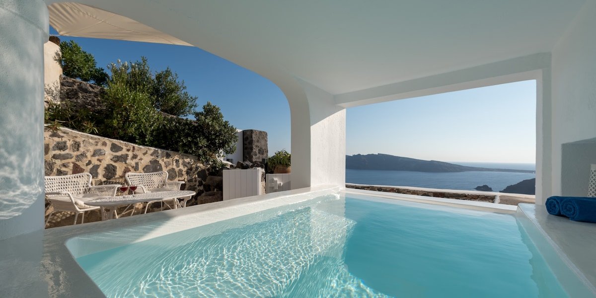 White House Villa in Oia, 3 bedrooms ,plunge pool gallery image 2
