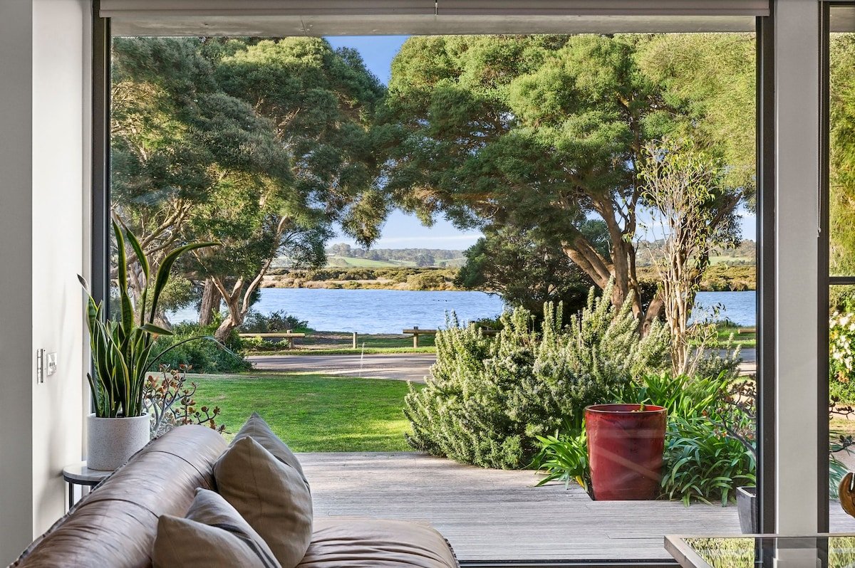 River Chic! – with pool. gallery image 2