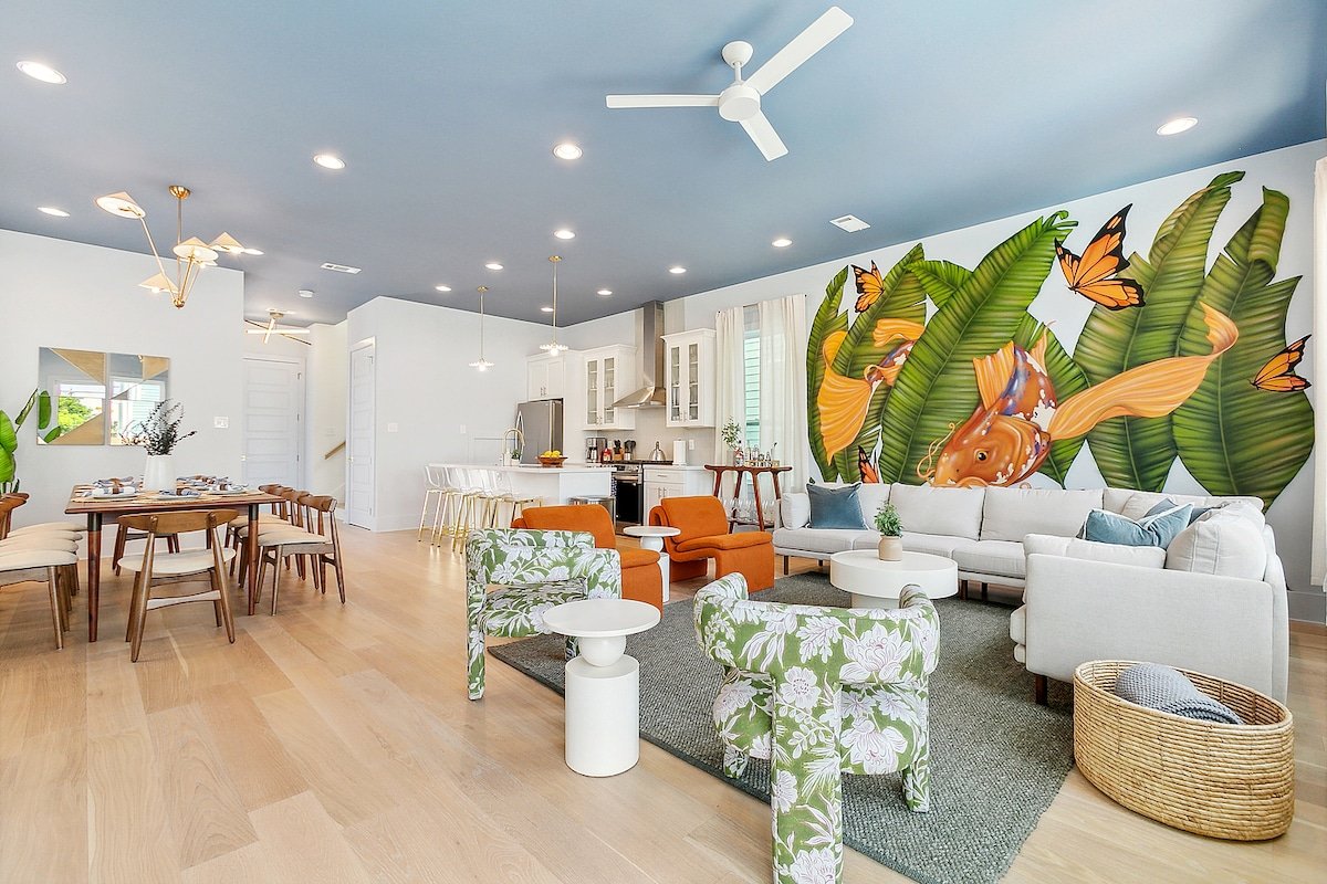 Trendy Oasis with Heated Pool, Grill – Near FQ gallery image 3