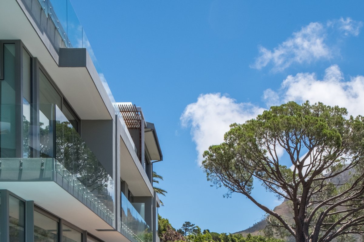 Luxury Villa Higgovale 360° Views | solar backup