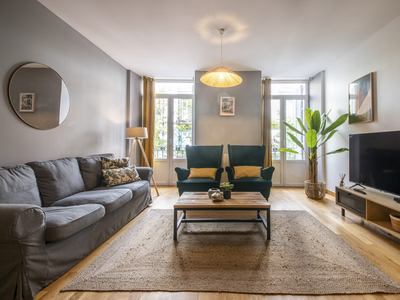 Legazpi – Piso amplio y estiloso en el corazón de la ciudad