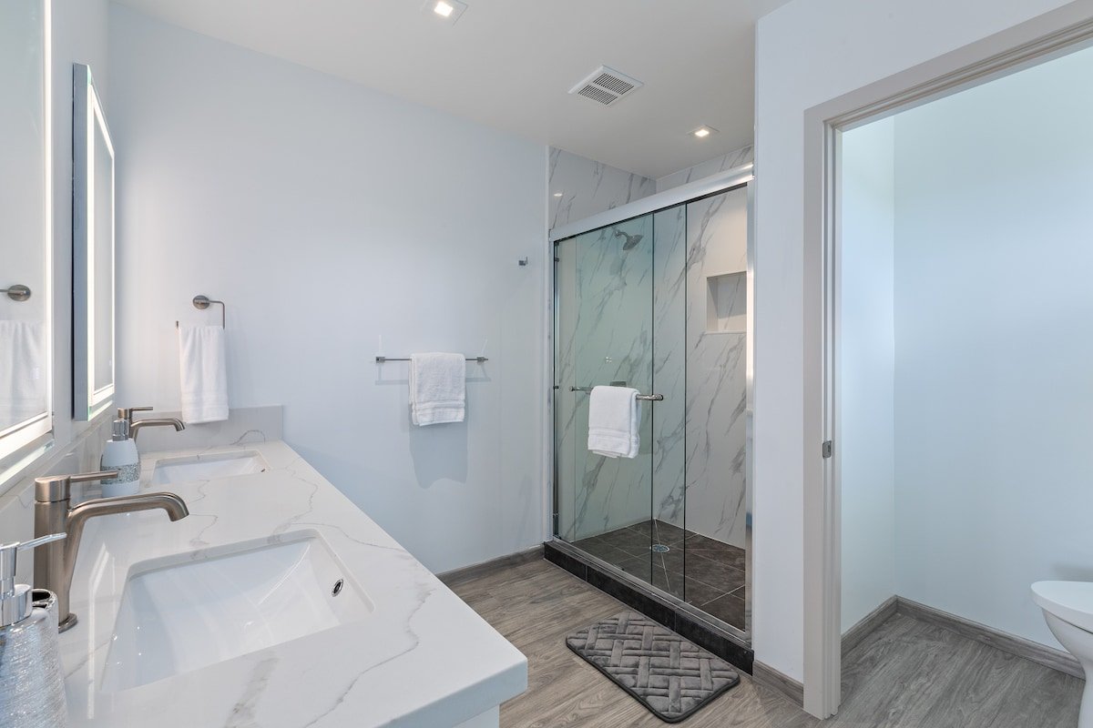 The Makai Manor – Stunning Newly Built Home gallery image 4