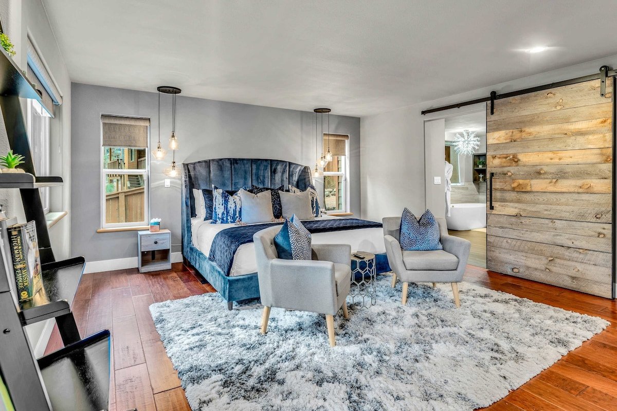 Upscale Incline Village Home with Hot Tub & Sauna gallery image 2