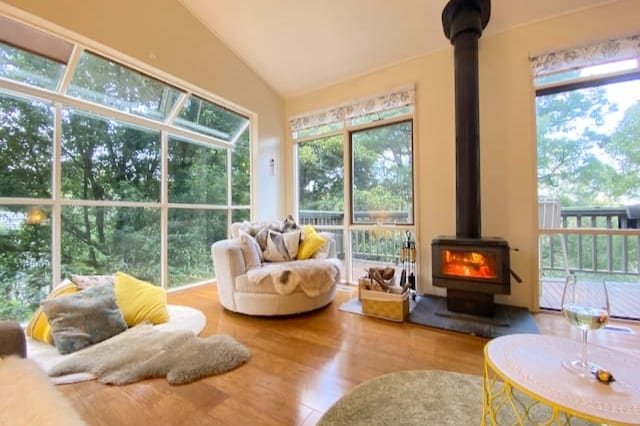 Sassafras Treehouse gallery image 2