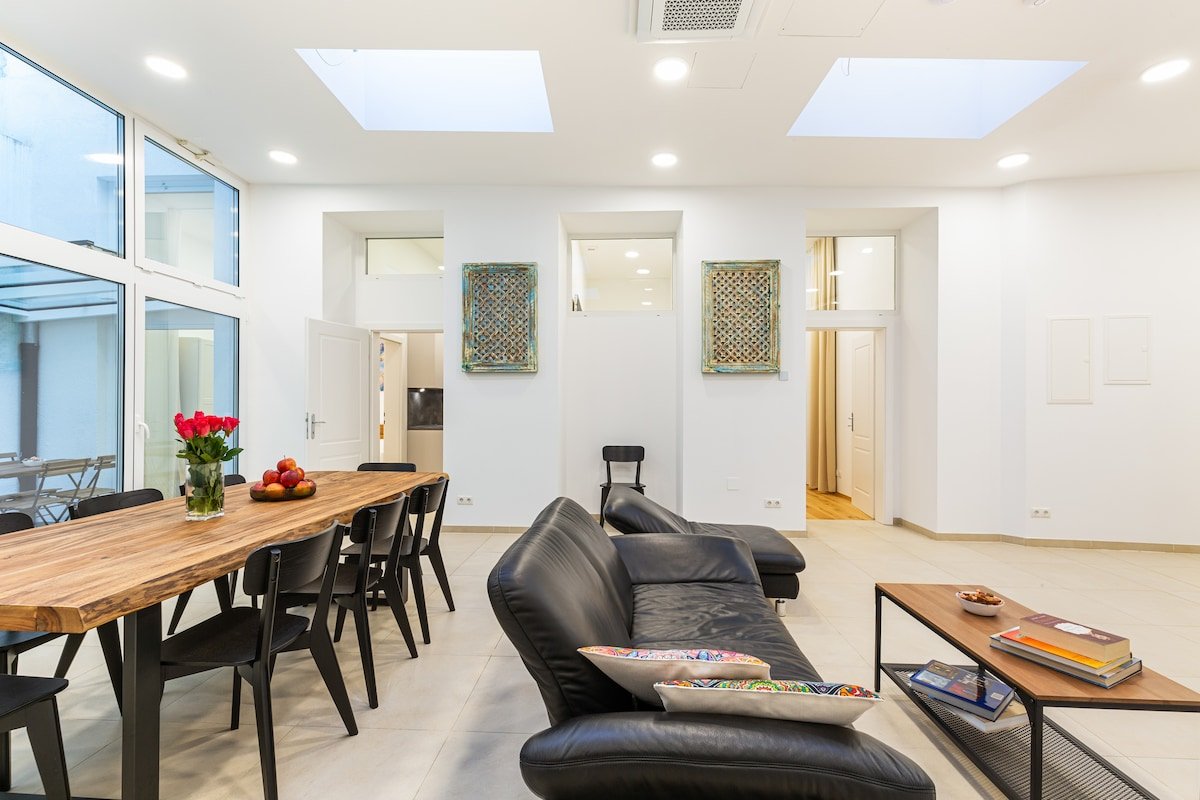 Spacious apartment with patio gallery image 4