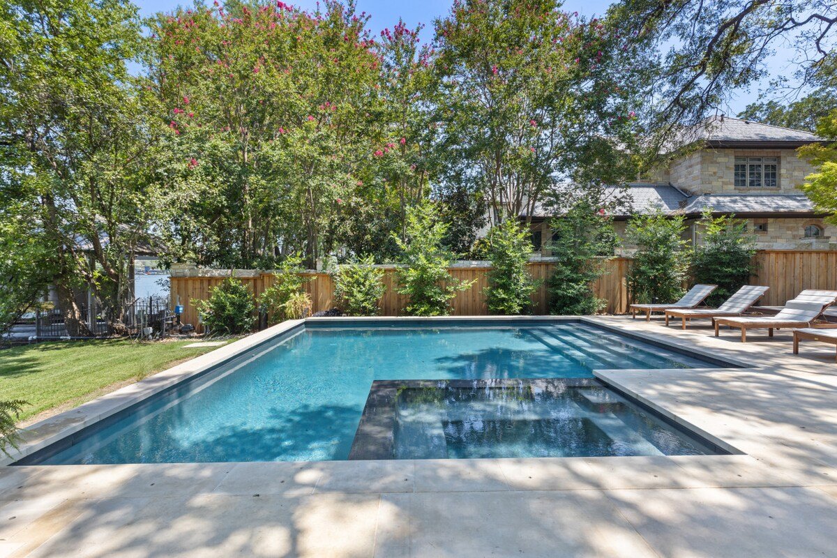 Water Front Luxury: Pool | Hottub | Boat Dock gallery image 3