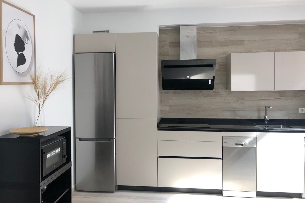 Foodies Location. Surf. Netflix 3 BDR gallery image 3