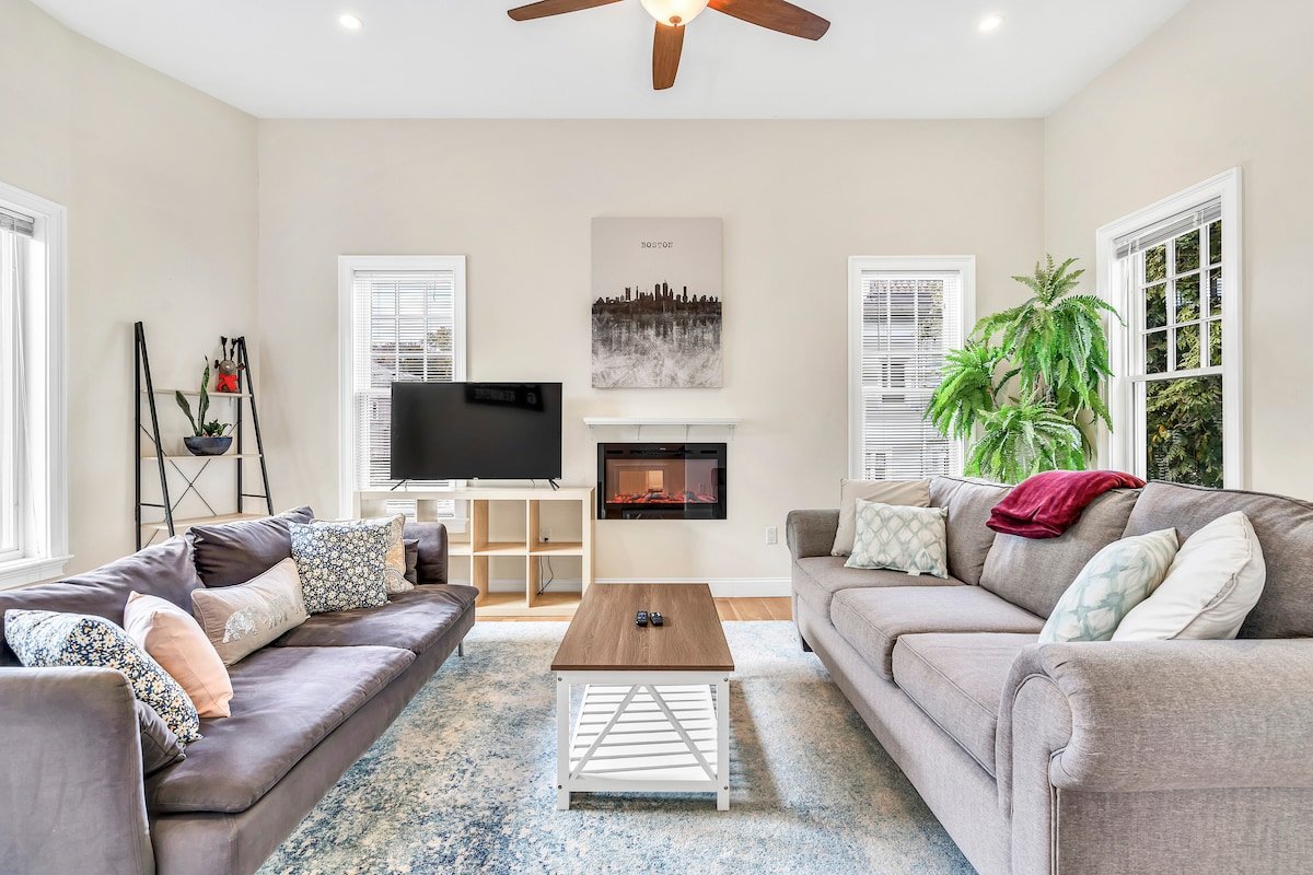 Sparkling Condo With Modern Amenities gallery image 2