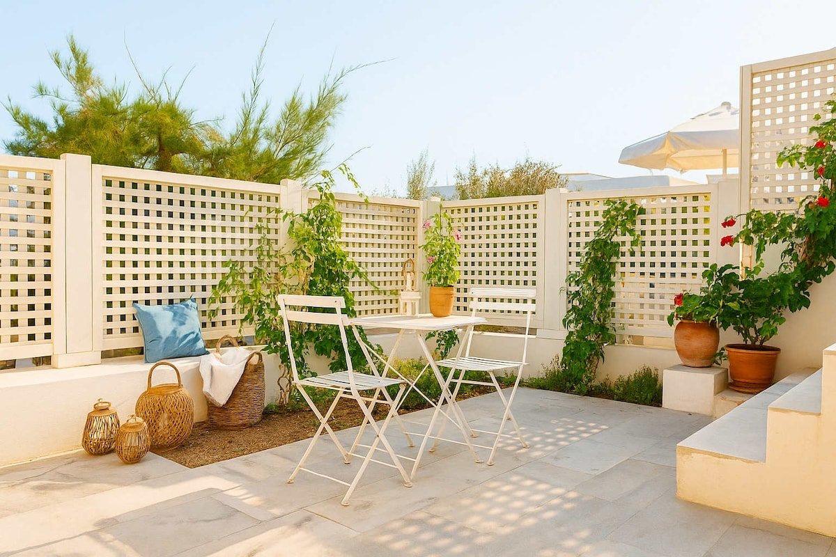 Villa Maria Ultimate Gems – Naoussa Waves Suites gallery image 5