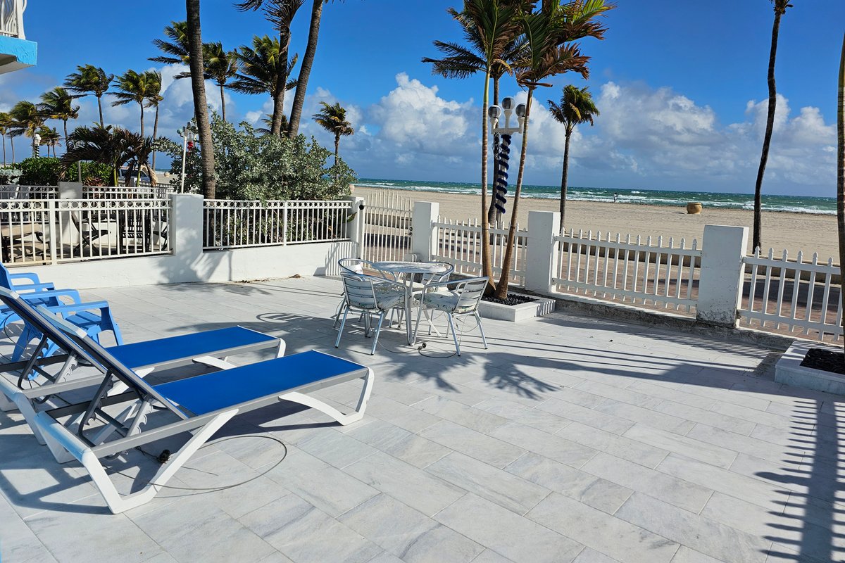 Beachfront 4 bdm home on Hollywood Boardwalk