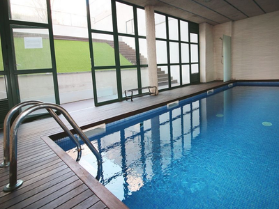 Grand 3BR Penthouse + Pool, A/C – Center BCN