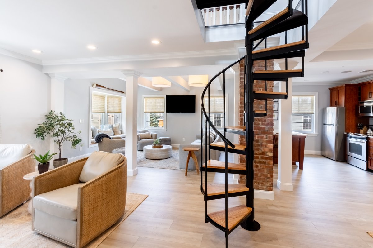 Condo w/Spiral Staircase to Loft, Perfect for Kids