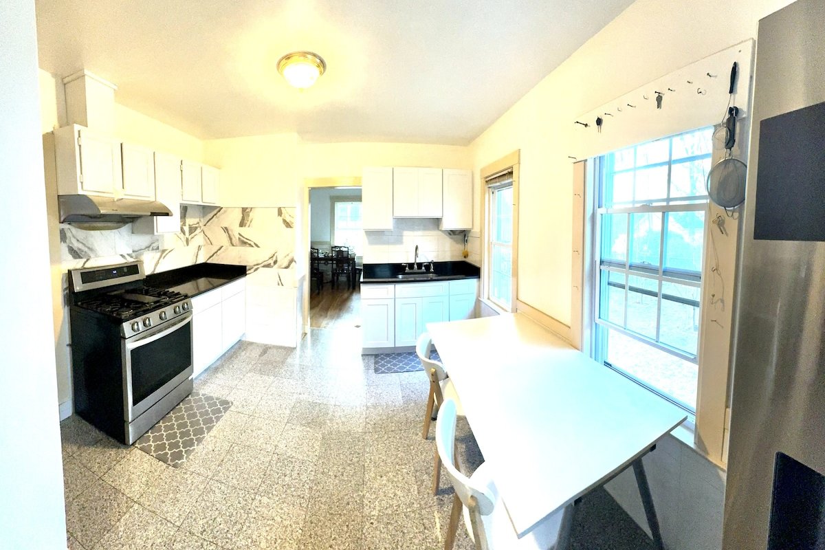 House on the Hill gallery image 4