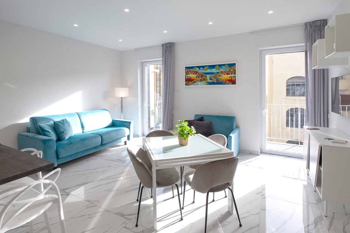 Elegant apartment on the Naples seafront