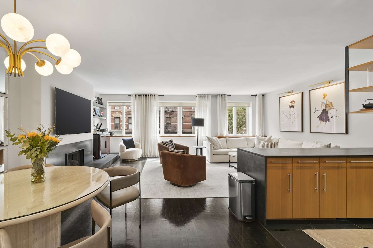 Rove Travel | Prince | 2BR SoHo Condo w/Terrace gallery image 3