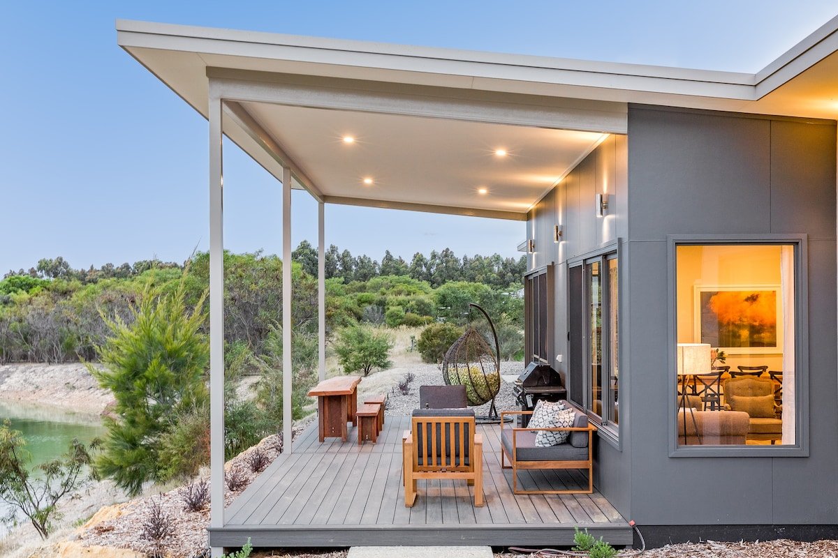 Piper—Family Retreat in the Heart of Wine Country gallery image 2