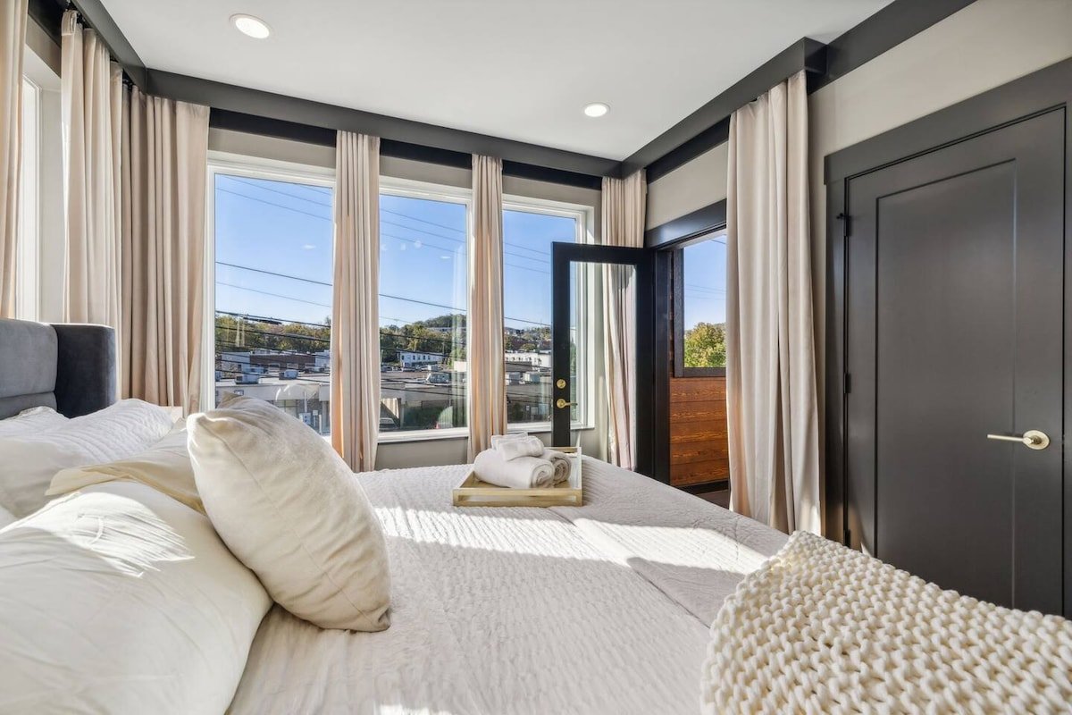 Double the fun! Sleeps 24! gallery image 3