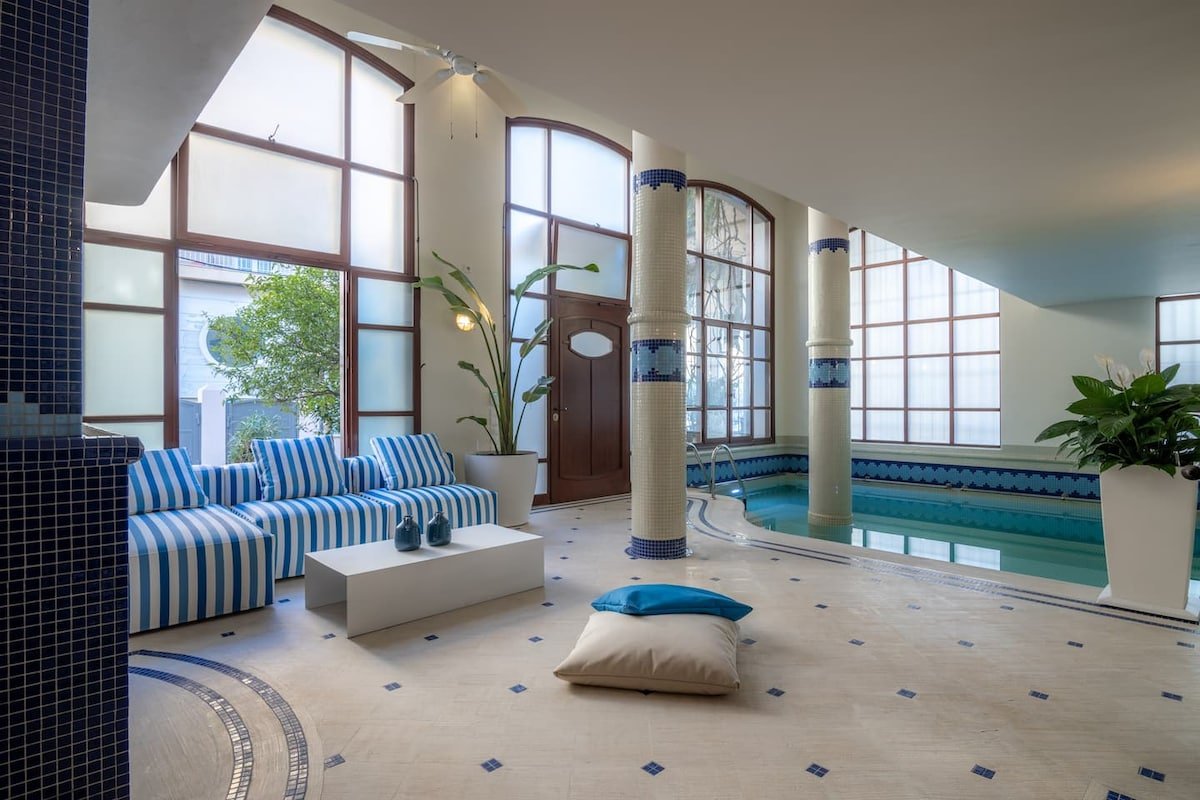 Ma Maison N°8 Downtown Villa/Indoor Heated Pool gallery image 3