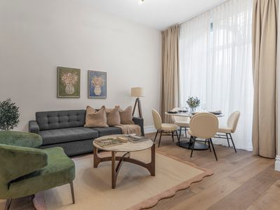 Chic 2-Bed Apartment in Prime Central London