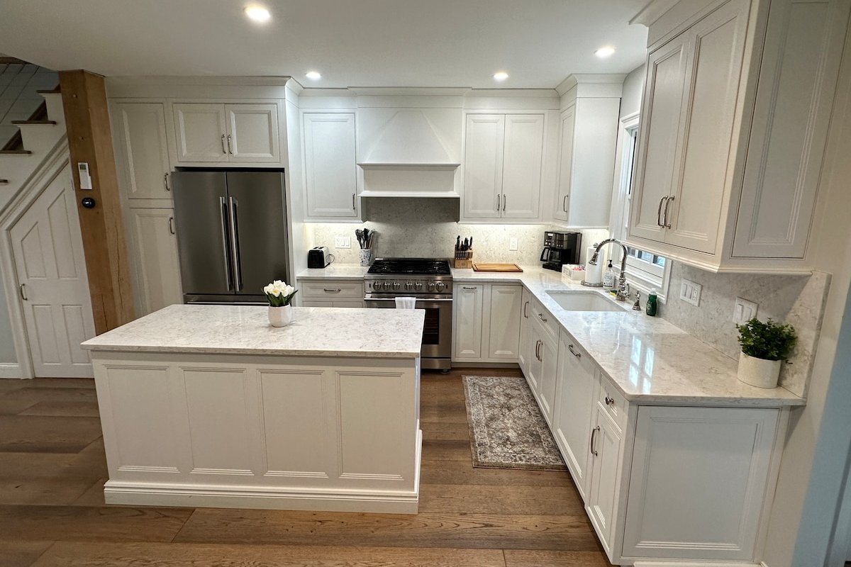 Beautifully Renovated 2 Bed 2 Bath Private Home gallery image 3