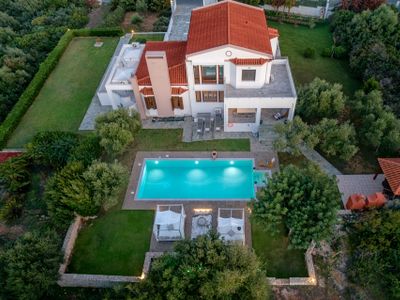 Villa Sobre – Spacious and Comfortable.