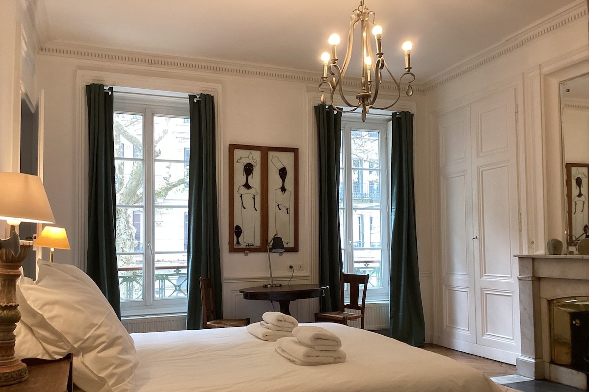 Le Roosevelt, appartement 100m2, dans le 6ème . gallery image 5