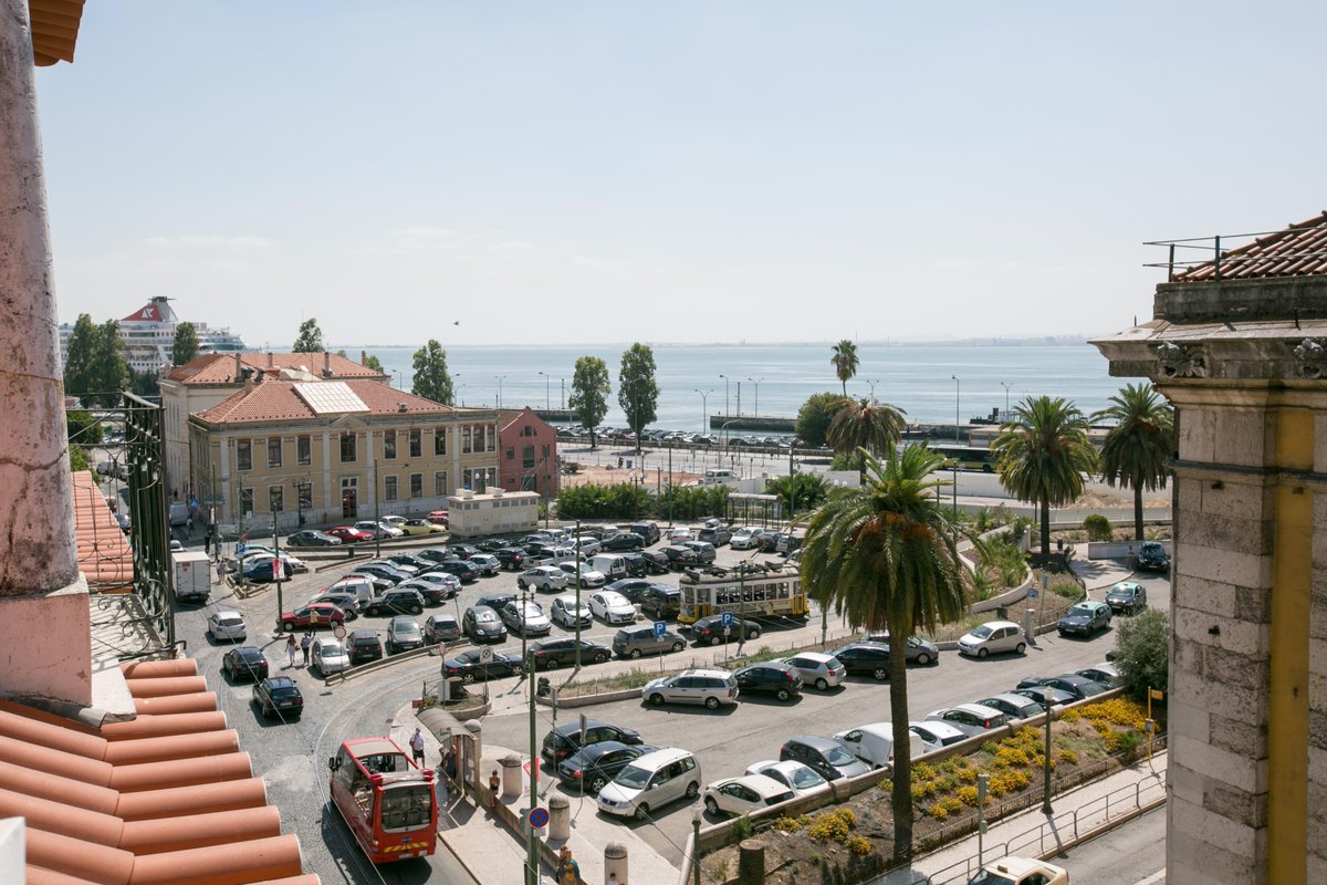 CITY CENTER SEAVIEW APARTMENT