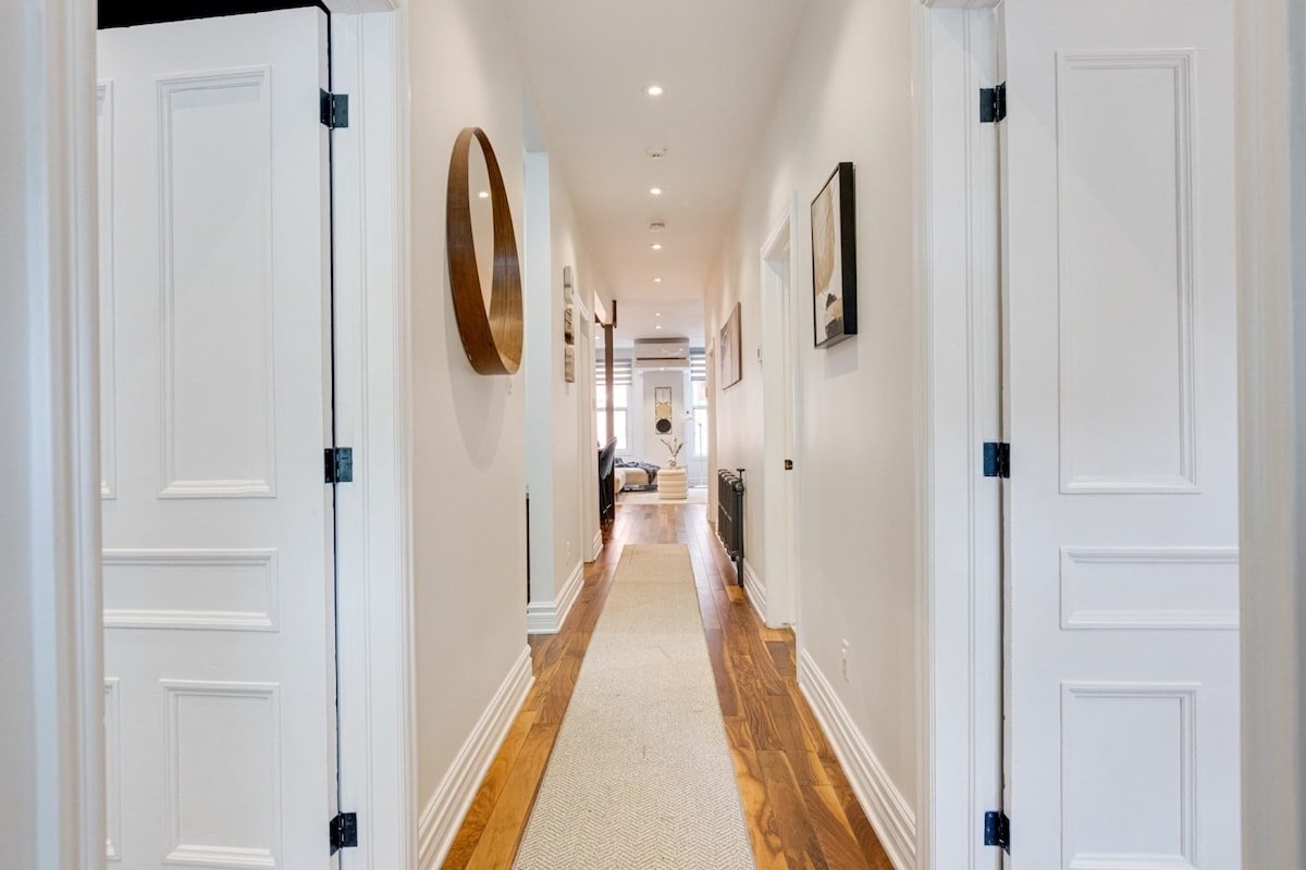 Mile End Luxury Retreat- Large 3BR+office gallery image 3