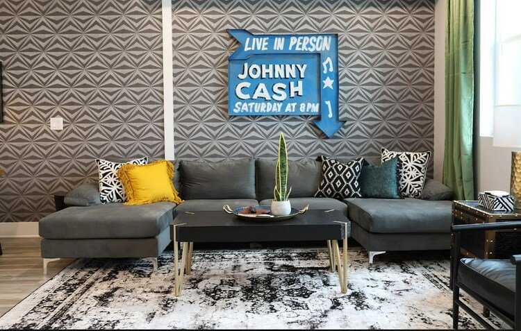 NEW 5-bed 4.5 Bath Perfect for Girls or Guys Trips gallery image 3