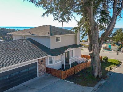 Ocean view house, beaches, trails, family friendly