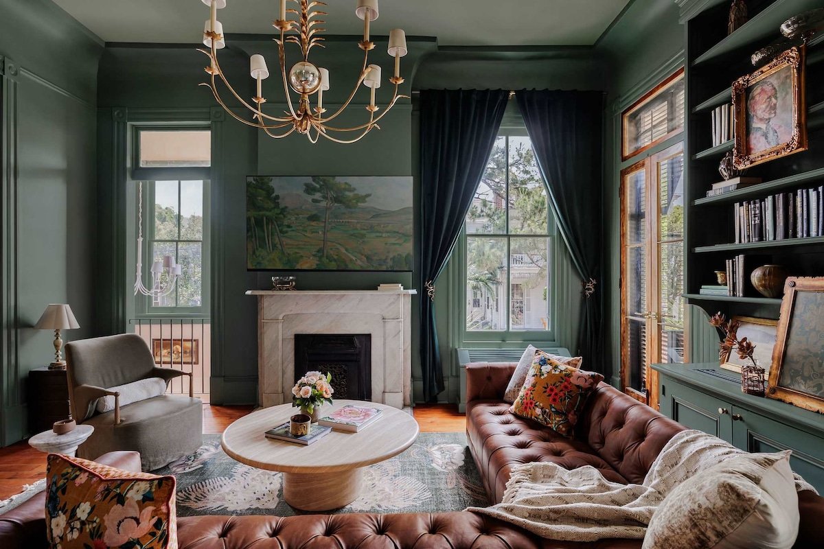 Luxe 6-bedroom Garden District Suite | Hotel Pool gallery image 2