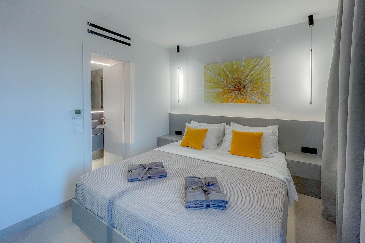 Luxury Penthouse 2 BDR gallery image 5