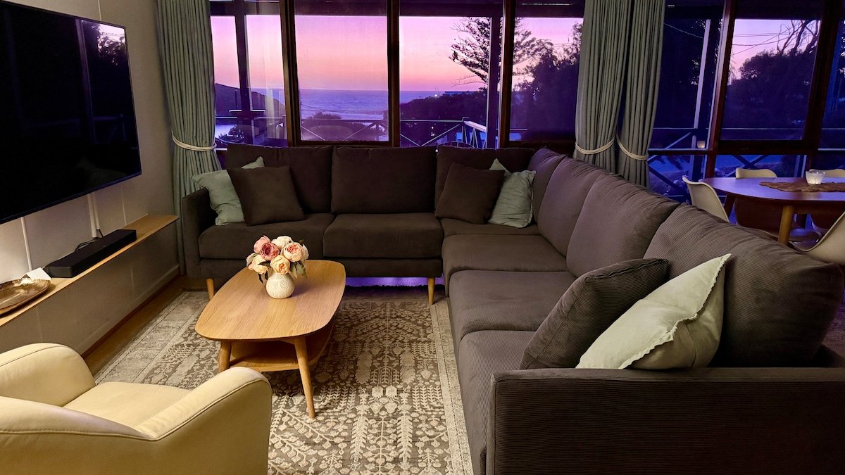 Moore to Sea~Spectacular views in stylish comfort gallery image 4
