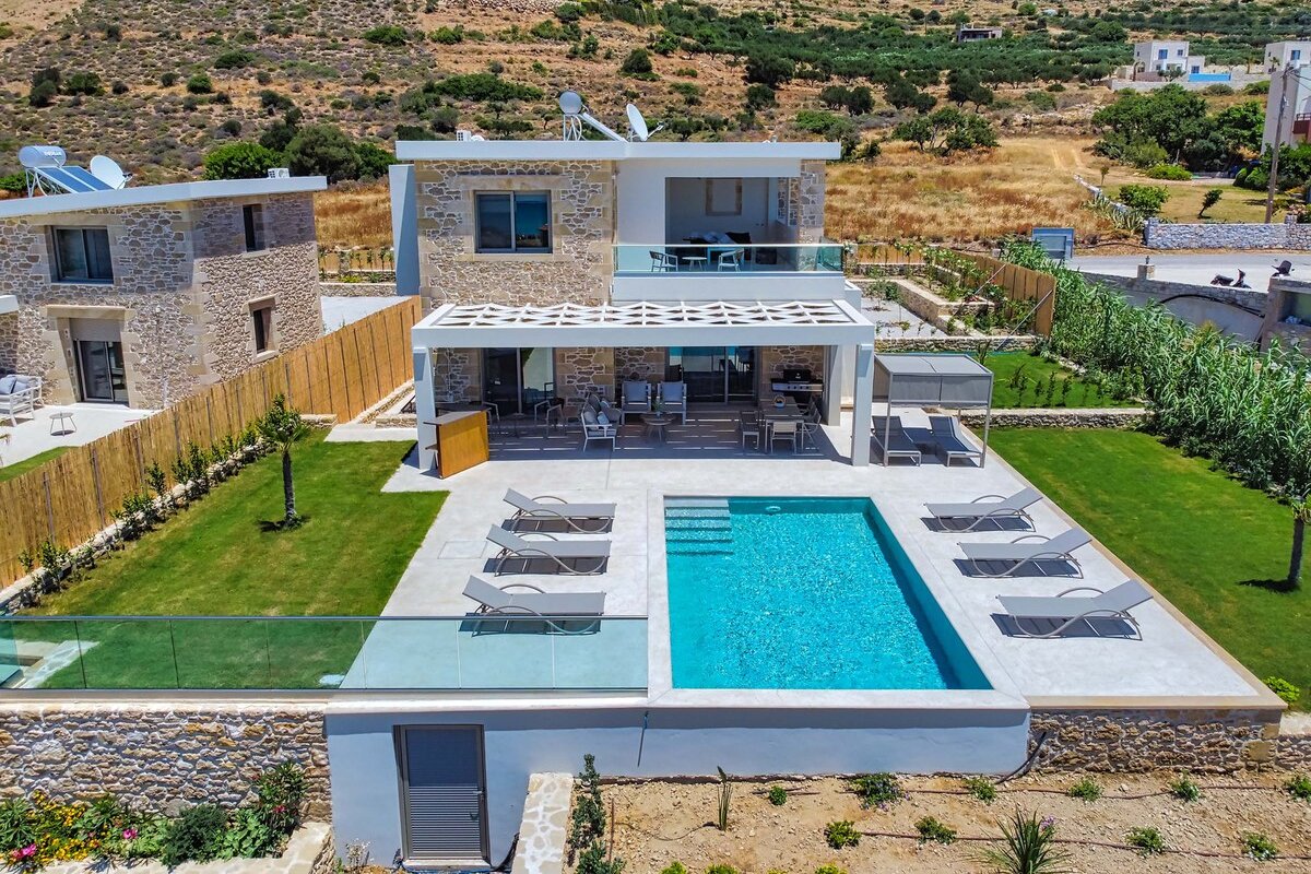 Villa Thoe I Free Breakfast & 450m to the beach gallery image 4