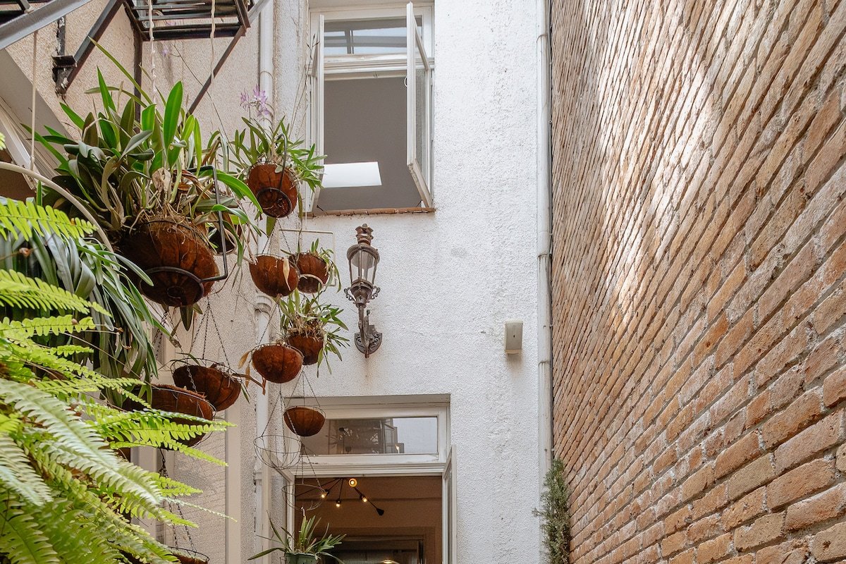 Casa Chapulín-Mexican Eclectic Home in Roma Norte gallery image 5