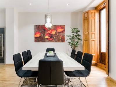 Señorial y generoso apartamento en plena Gran Vía madrileña