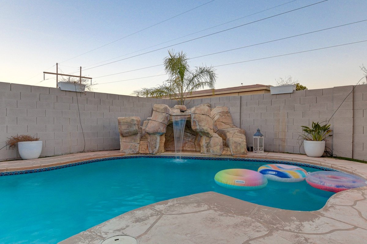 Gorgeous 5BR w/Casita Pool & Spa gallery image 3