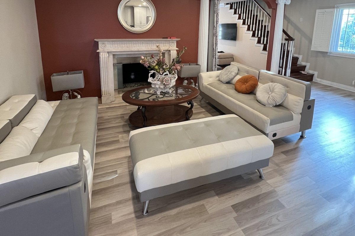 Home with breathtaking view gallery image 3