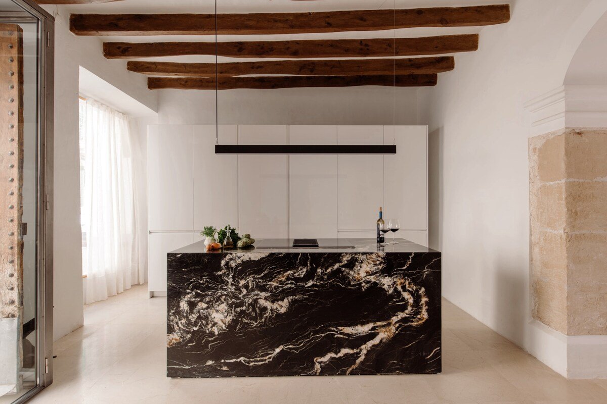 Cosy Townhouse with Soul | Summer & Winter Retreat gallery image 5