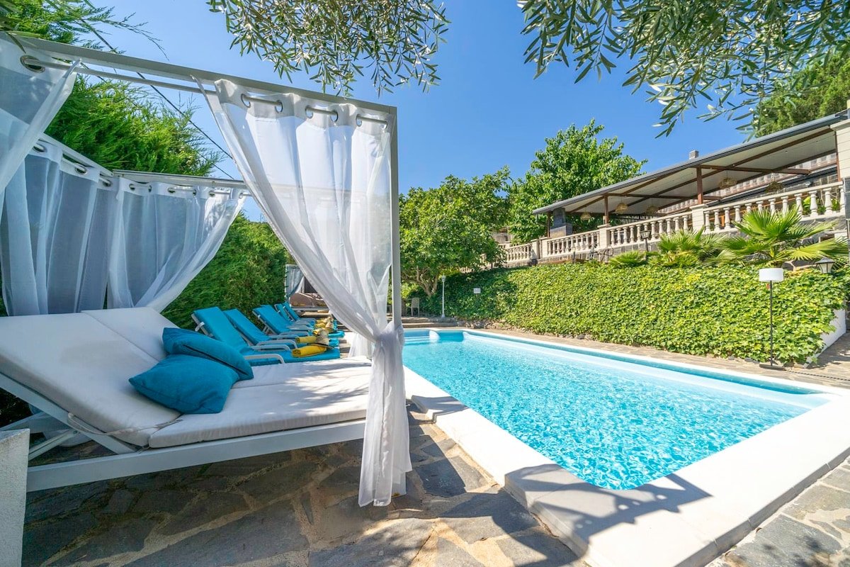 Villa Rustik Lux, Ideal Groups, surrounded by natu gallery image 2