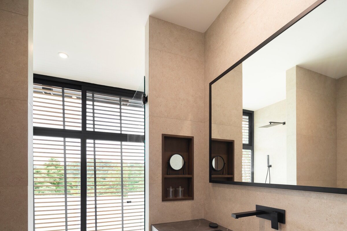 Elu-Architectural Masterpiece Amazing Ocean Views gallery image 3