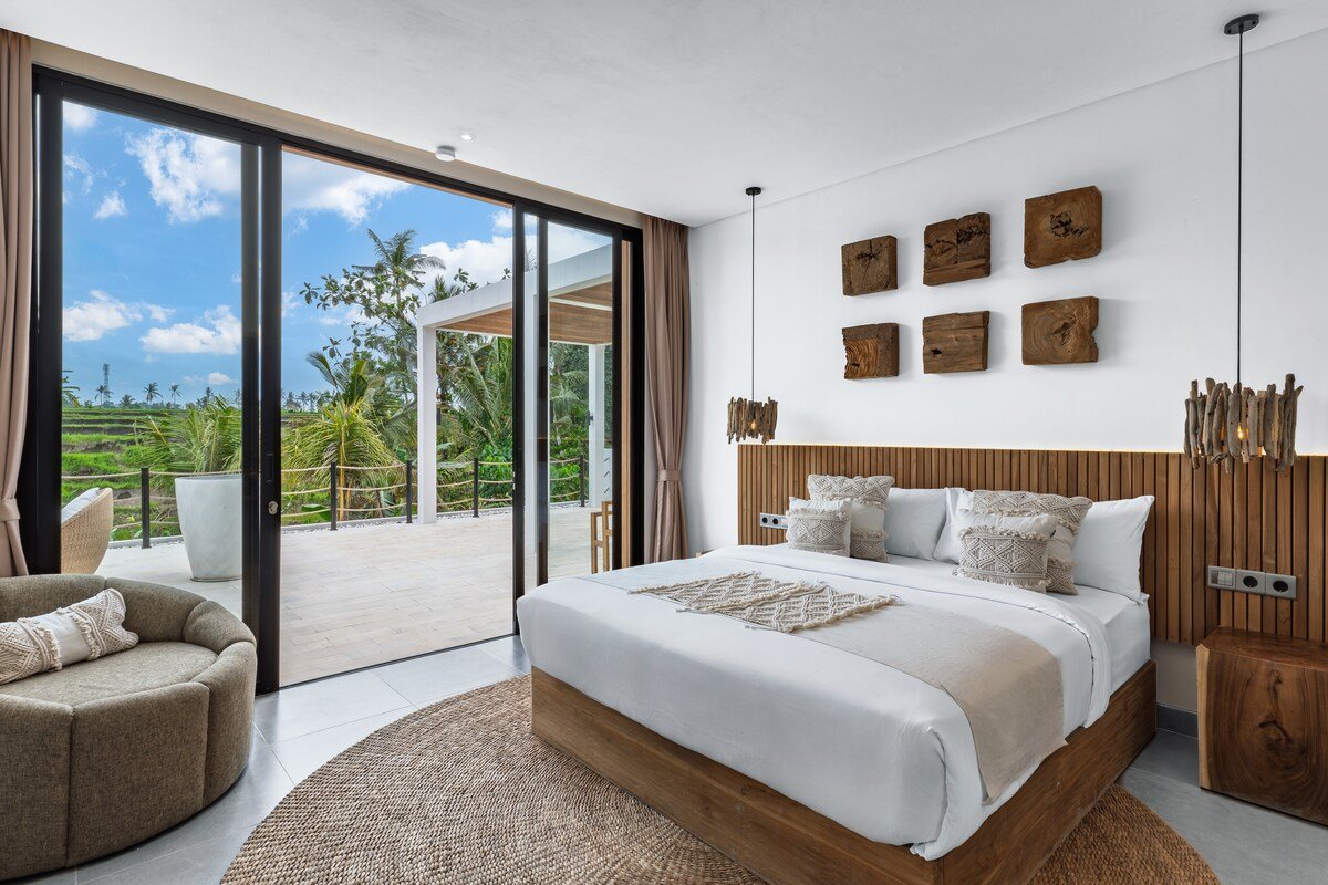 Platinium: Ubud Family 6BR Villa w/Pool, Spa & Gym gallery image 3