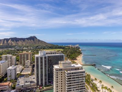 Renovated Waikiki Oceanfront Large Penthouse