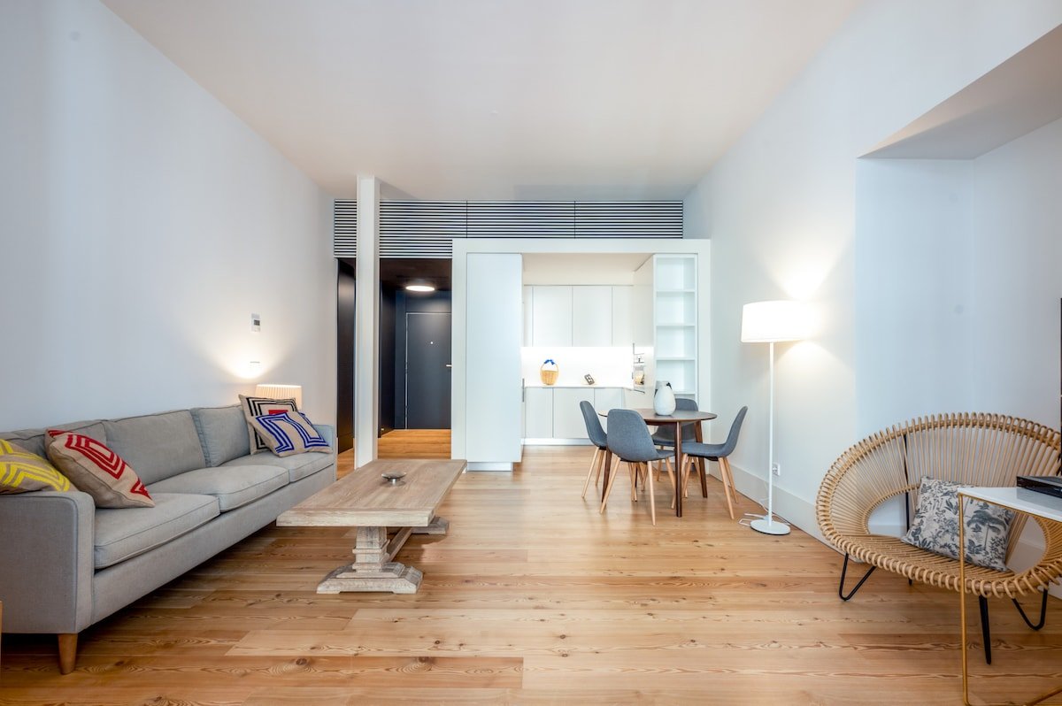 Arco Augusta B Amazing 2BED NEW APT@Praça Comercio gallery image 2