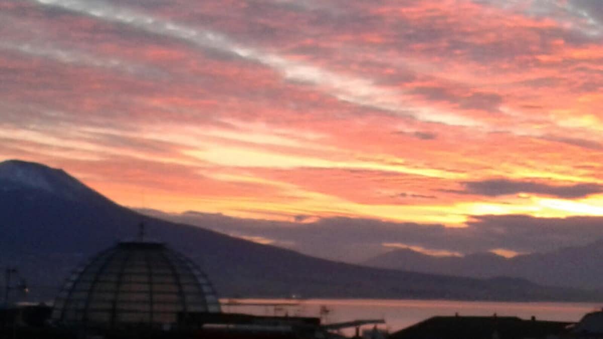 San Mattia rooftop attic – cozy & panoramic gallery image 4