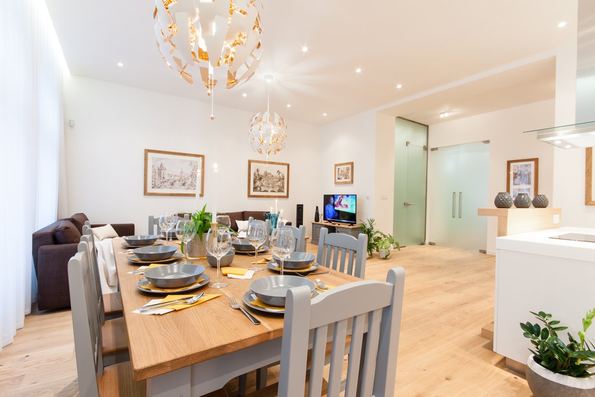 Glamour Excellent C 5-Bedrooms (Prague Old Town)