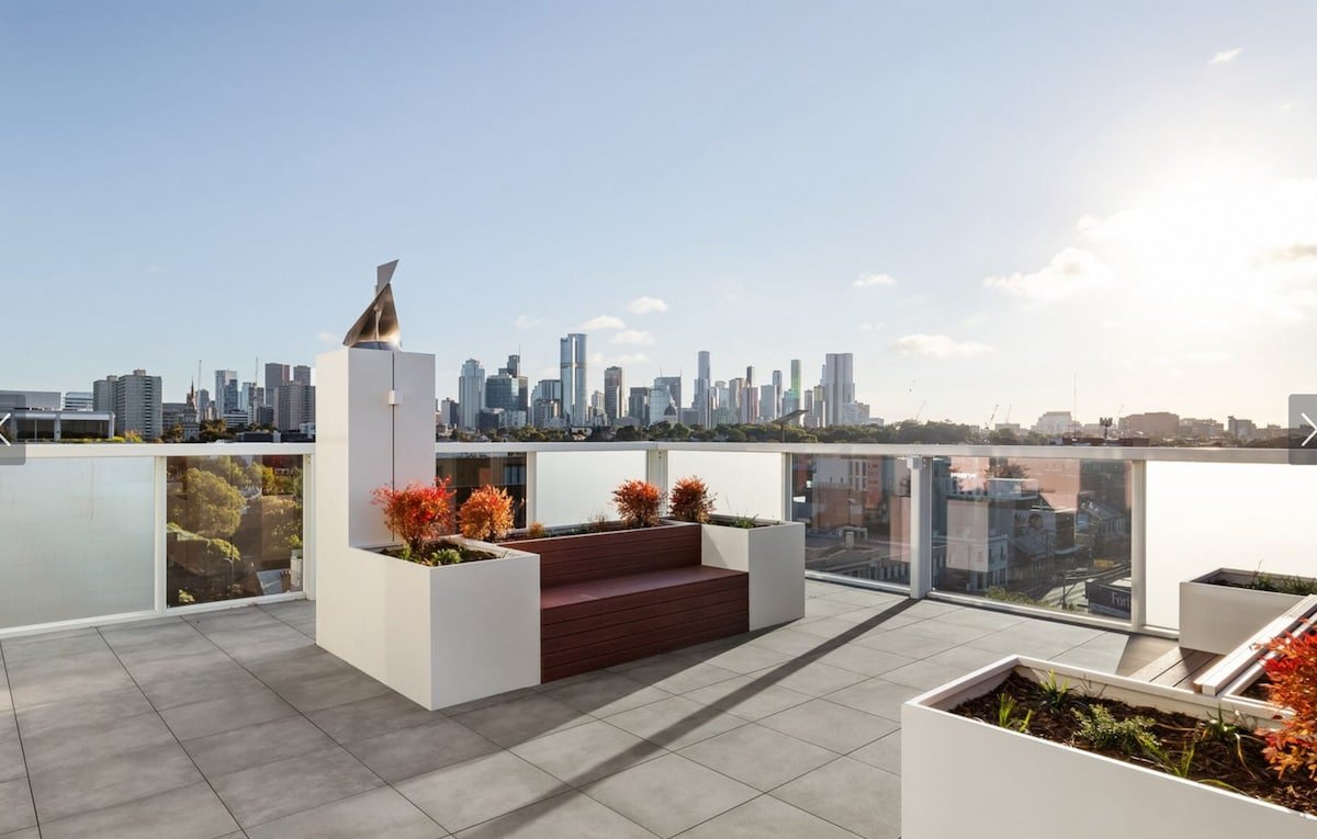 The George 363 – Penthouse Views gallery image 2
