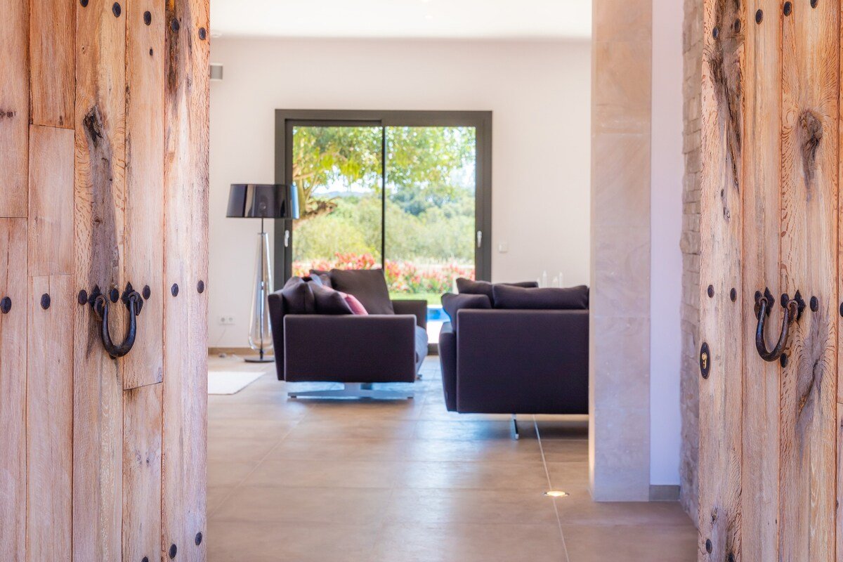 Beautiful modern Country Villa for families gallery image 5