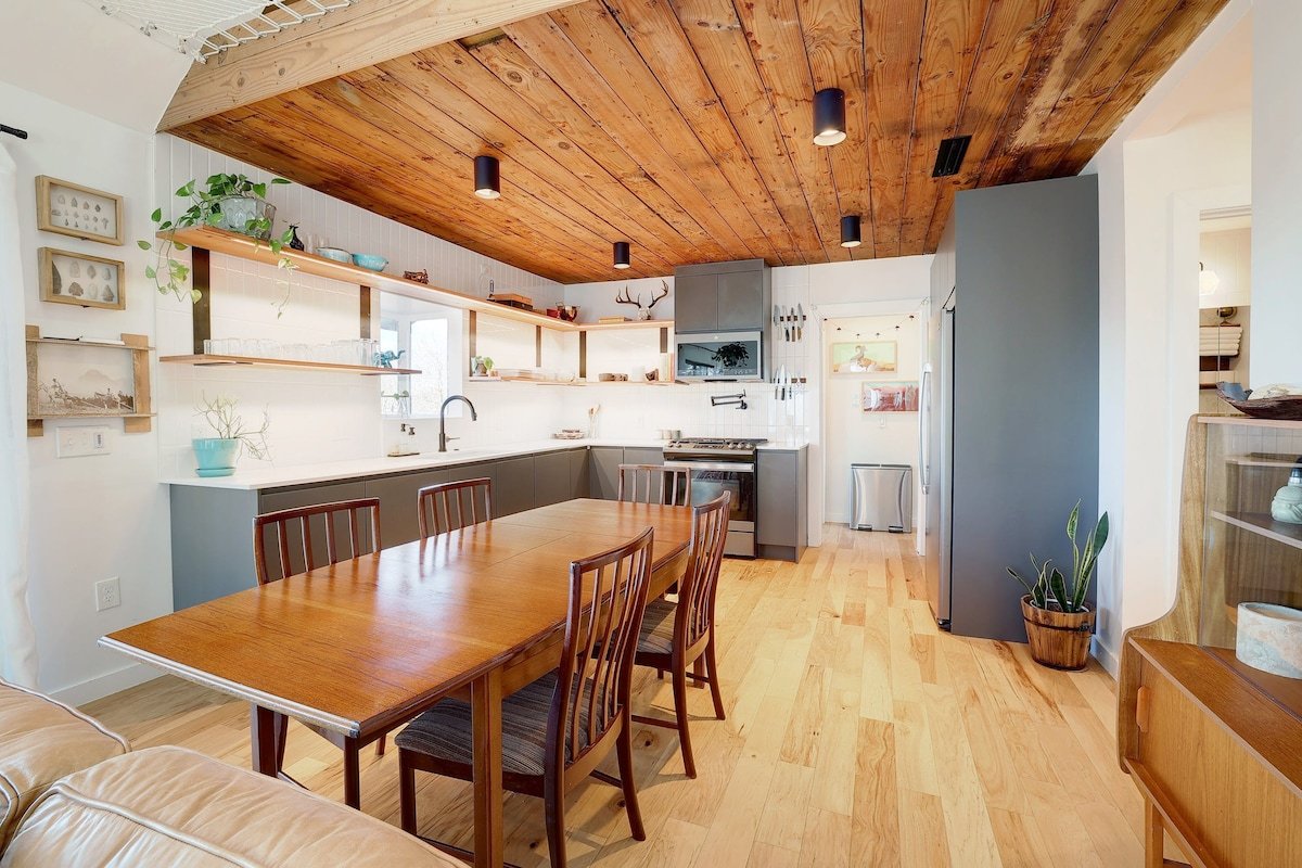 Hilltop Homestead with a view gallery image 3